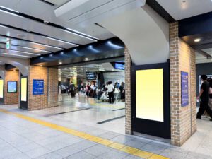阪神_神戸三宮デジタルサイネージ